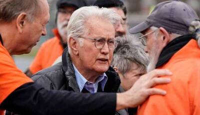 Martin Sheen recites 'Where the mind is without fear' at climate protest in US