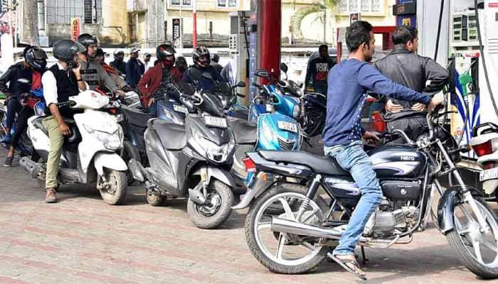 Petrol prices decrease for 3rd consecutive day, diesel rates stable