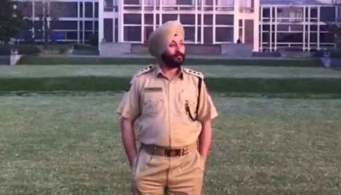 Deputy SP Davinder Singh, arrested with terrorists in J&amp;K, stripped of police medal for gallantry 