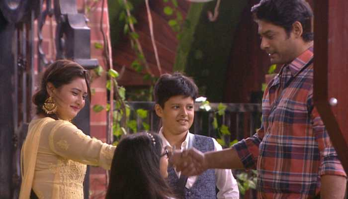 'Bigg Boss 13': Sidharth Shukla, Rashami Desai bond again, #SidRa fans happy