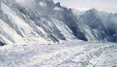 Nepal avalanche: Over 200 people rescued, several feared trapped
