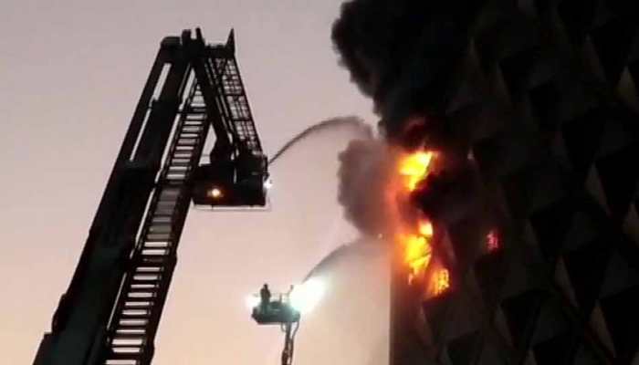 Massive fire breaks at cloth market in Gujarat&#039;s Surat, 50 fire tenders at spot