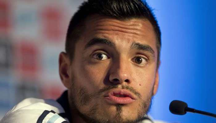 Manchester United's Sergio Romero escapes unhurt in car accident