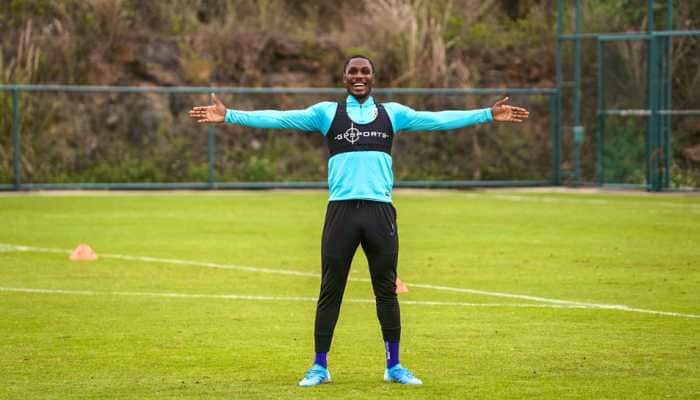 Manchester United signs striker Odion Ighalo on loan