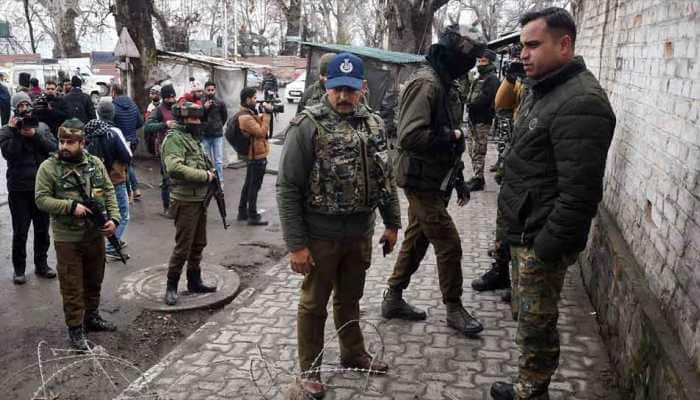Grenade attack on security forces in Srinagar's Lal Chowk; 2 CRPF, 2 civilians hurt Grenade attack on security forces in Srinagar's Lal Chowk; 2 CRPF, 2 civilians hurt