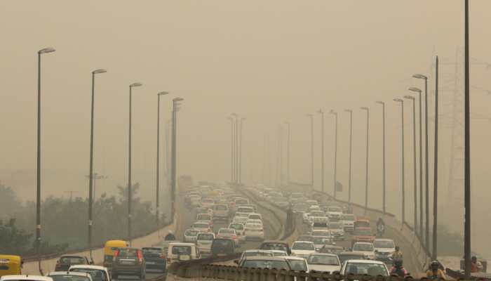Delhi air quality deteriorates, AQI remains in 'very poor' category