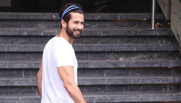 Shahid Kapoor keeps his cricket prep on, video from the ground goes viral - Watch