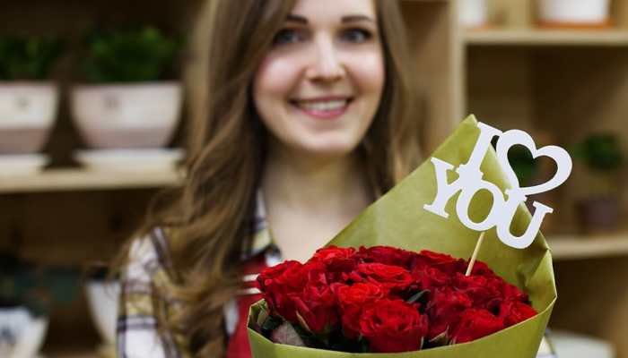 Rose Day 2020: Netizens unleash a meme fest on Twitter and it's hilarious!