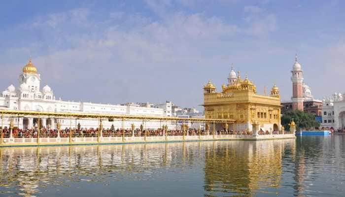 Akal Takht mulling ban on mobile phones inside Golden Temple