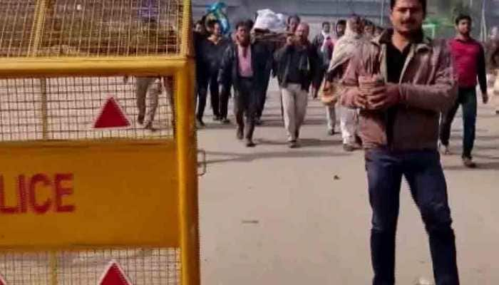 Shaheen Bagh protesters remove barricades to make way for funeral procession 