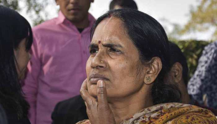 Nirbhaya&#039;s mother Asha Devi breaks down, says &#039;losing faith in court and legal procedures&#039;