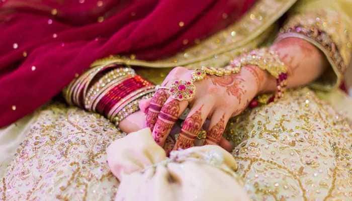 First wife gatecrashes hubby&#039;s third wedding in Pakistan; thrashes him