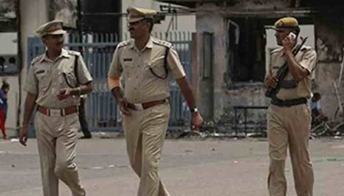 Six injured, house set ablaze in clash in Uttar Pradesh&#039;s Kanpur