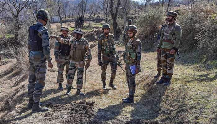 Indian Army destroyed 2 unexploded mortar shells of Pakistan Army found in Poonch district of Jammu &amp; Kashmir