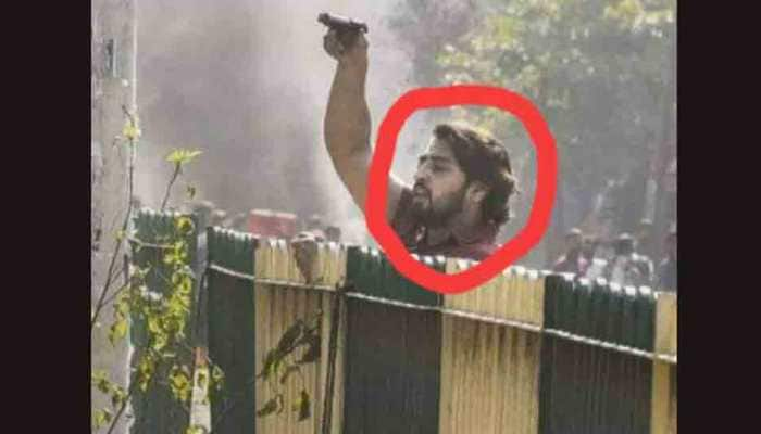 Man who fired at cops during violence in Delhi identified as Shahrukh, arrested 