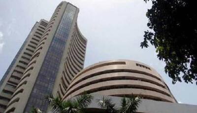 Sensex plunges 82 points, Nifty ends in red at 11,797; Sun Pharma, HCL Tech top losers