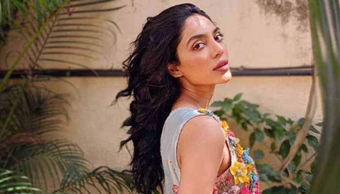 Sobhita Dhulipala in Mahesh Babu production on 26/11 martyr