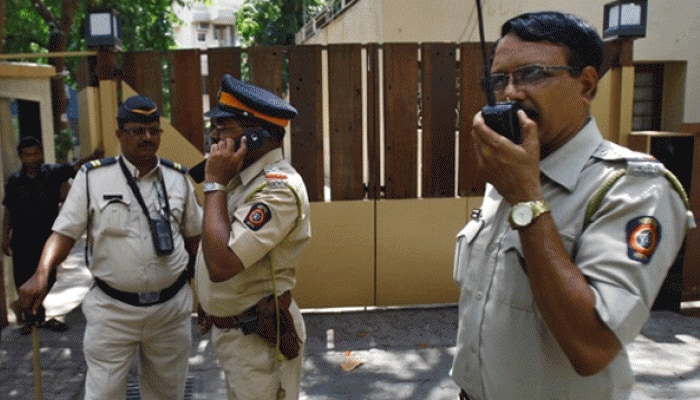 Mumbai Police arrests auto driver for obscenity after it gets alert on Twitter