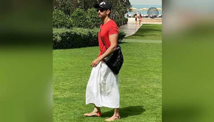 Ranveer Singh, who &#039;inspired&#039; Hrithik Roshan to wear a towel as lungi, reacts to his fashion statement, calls him &#039;sax god&#039;