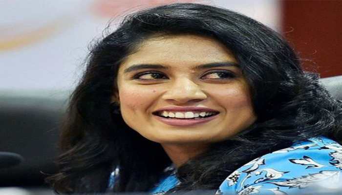 Mithali Raj plays cricket in saree for a promotional video--Watch 