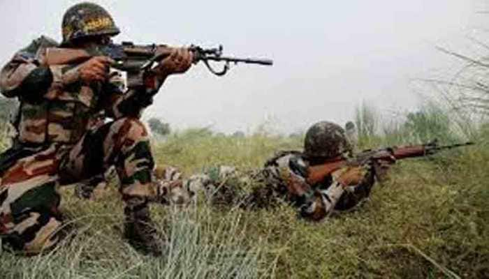 Pakistan fires small arms, shells mortar along LoC in Jammu and Kashmir&#039;s Poonch