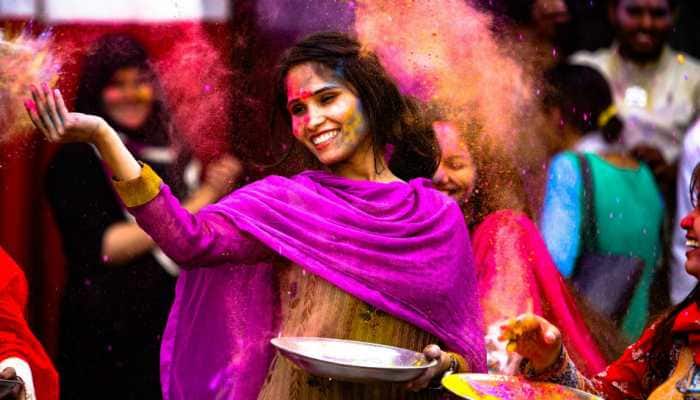 Holi 2020: Let&#039;s make colours with turmeric, henna and chandan