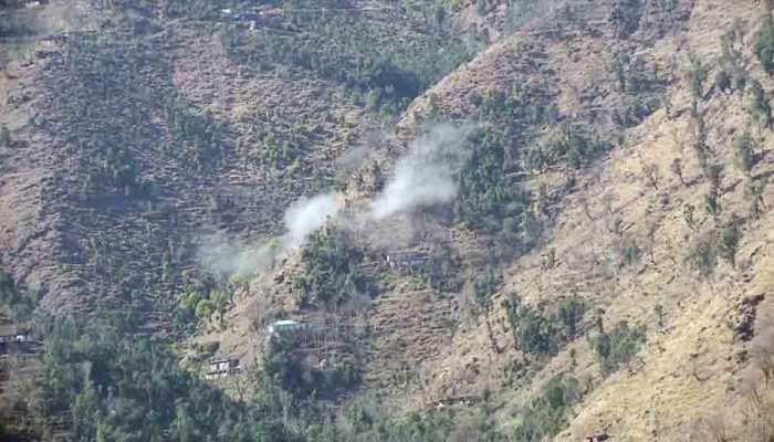 Pakistan fires on Indian posts along LoC in Jammu and Kashmir&#039;s Poonch for second consecutive day