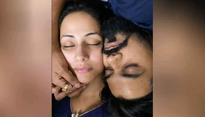 Hina Khan and beau Rocky Jaiswal celebrated Holi in the most romantic way possible, pics go viral
