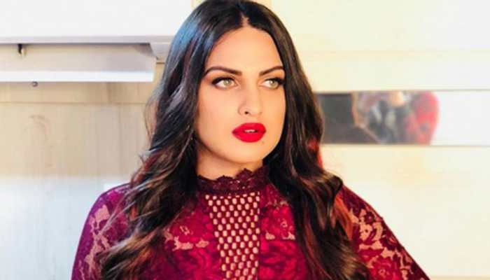 It's a yes! 'Bigg Boss 13' fame Himanshi Khurana's cryptic post flaunting a huge diamond ring drives netizens crazy