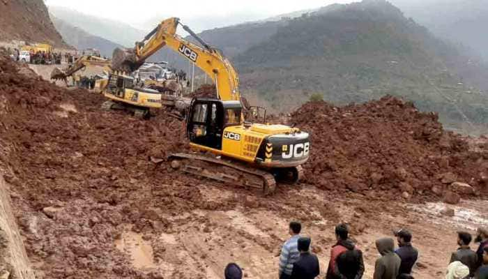 Landslide hits Jammu-Srinagar highway in Udhampur, cripples traffic