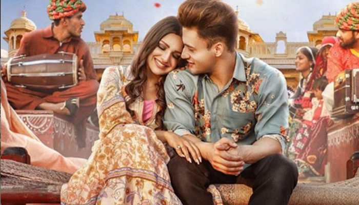 Asim Riaz-Himanshi Khurana's 'Kalla Sohna Nai' spills romance, becomes top trending song - Watch