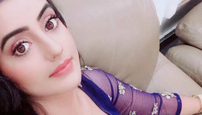 Bhojpuri stunner Akshara Singh thanks coronavirus fighters, urges people to stay home during lockdown – Watch