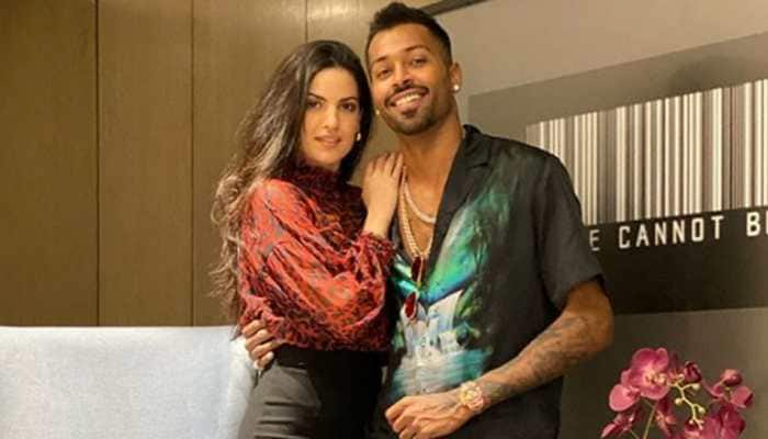 Love-struck Hardik Pandya and fiancee Natasa Stankovic&#039;s quarantine pic goes viral!