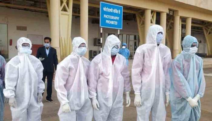 India witnesses record 227 coronavirus COVID-19 cases in 24 hours; total 1,251, dead 32 India witnesses record 227 coronavirus COVID-19 cases in 24 hours; total 1,251, dead 32
