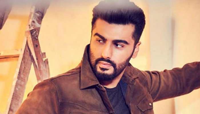As 'Ki &amp; Ka' turns 4, Arjun Kapoor asks guys to share videos of household chores
