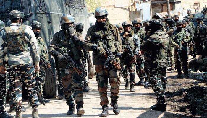 Terrorist lob grenade at patrolling party in Jammu and Kashmir&#039;s Anantnag; CRPF jawan killed