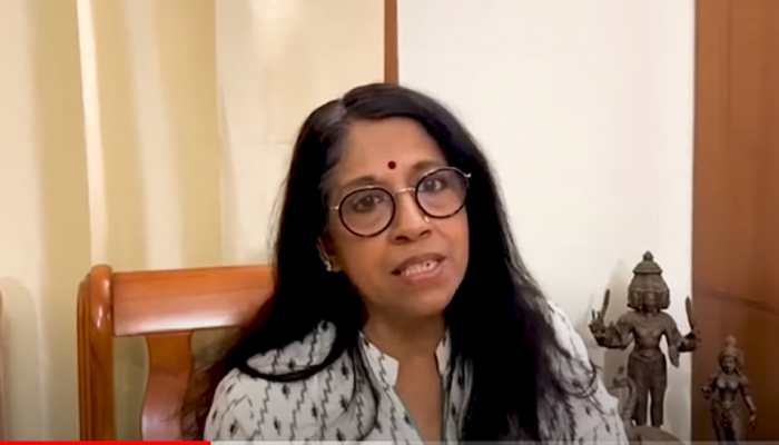 Singer Kavita Krishnamurthy Subramaniam dedicates melodious song to the world, urges people to &#039;break the chain&#039; - Watch 