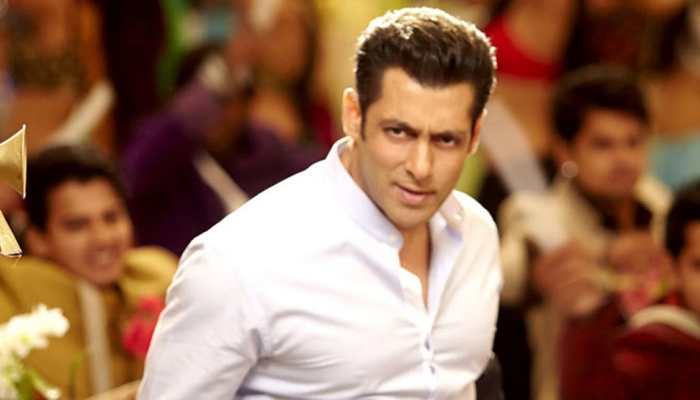 Salman Khan provides ration to daily wage workers