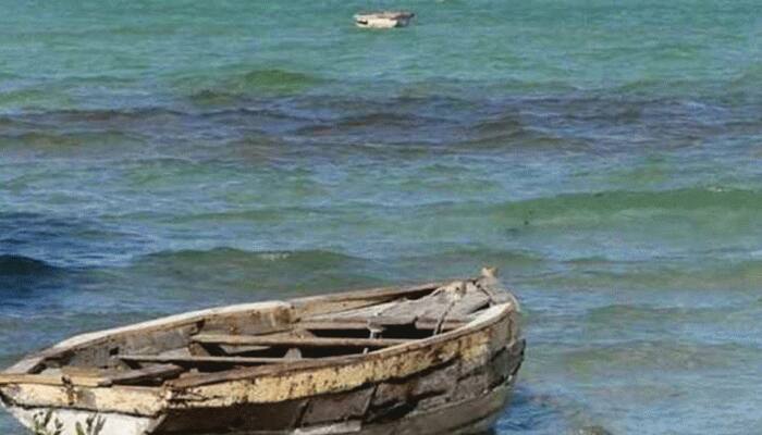Boat capsizes at Mumbai's Madh Jetty; 2 dead, 1 missing