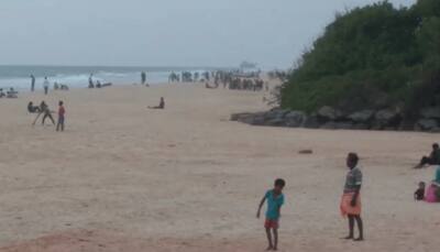 No social distancing, no masks as people rushes to Mangaluru beaches to buy fishes