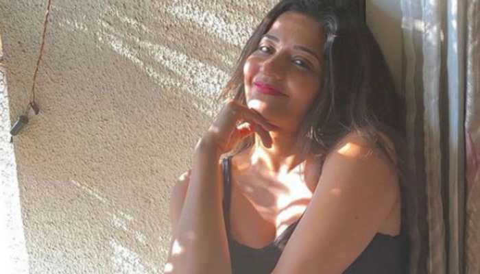 Bhojpuri bombshell Monalisa’s ‘Sunday vibes’ light up Instagram and how!