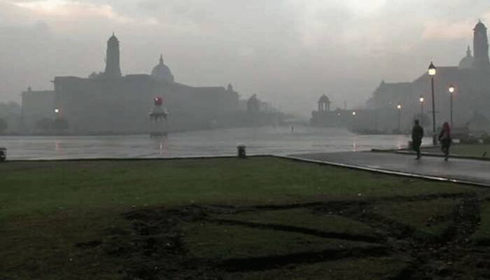 Delhi-NCR likely to receive rain, hailstorm; temperature dips