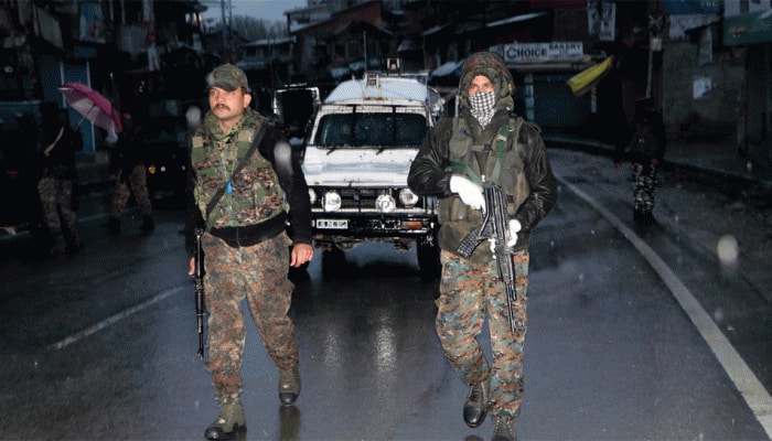 Terrorists shoot dead policeman in Hiller Shahabad area in Jammu and Kashmir&#039;s Anantnag