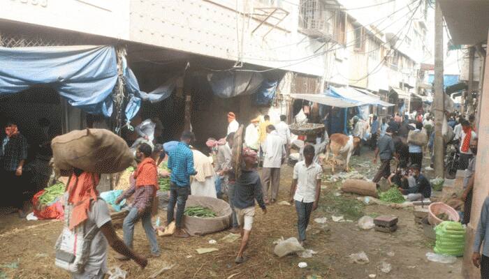 11 traders at Delhi's Azadpur Mandi test positive for coronavirus COVID-19, many shops sealed
