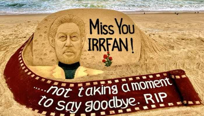 Sudarsan Pattnaik&#039;s heartfelt sand-art tribute to Irrfan Khan will make your eyes moist!