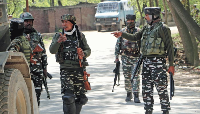 India, Pakistan exchange gunfire along LoC in Jammu and Kashmir&#039;s Baramulla