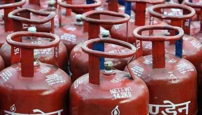 Non-subsidised LPG price cut by Rs 162.50 per cylinder