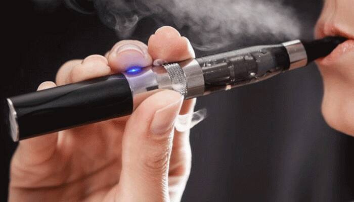 E-cigarettes cause equal heart health risks as tobacco cigarettes, study suggests