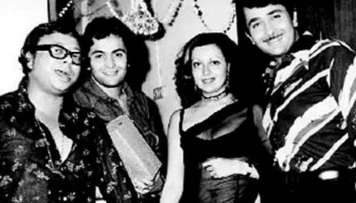 Kareena posts black and white unseen pic of &#039;irreplaceable&#039; uncle Rishi Kapoor with dad Randhir, mom Babita and RD Burman!
