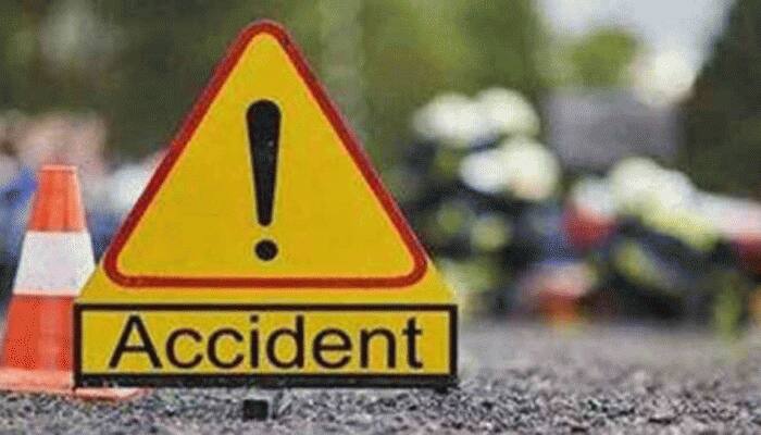 More than 20 injured in car-truck collision in Maharashtra&#039;s Nashik